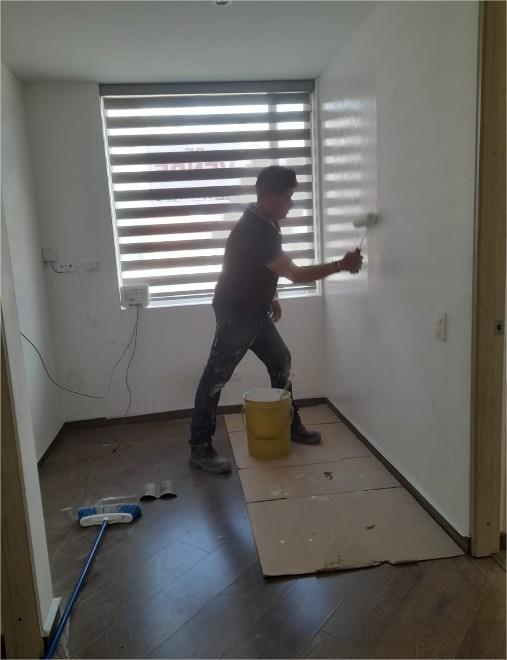 Pintura de casas en Bogotá con resane y mantenimiento de paredes
